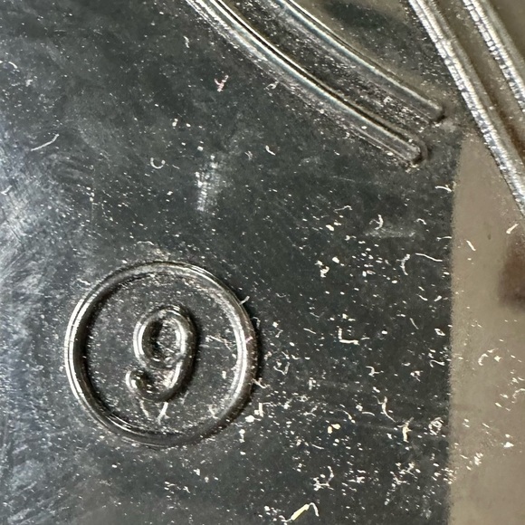 Jack Rogers Black Flip Flops. Size 9 - Picture 6 of 6